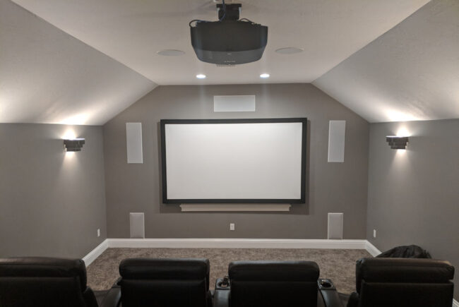 Media Room with projection screen Portfolio: Media Room with projection screen